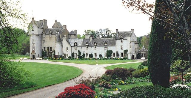 Ballindalloch Castle