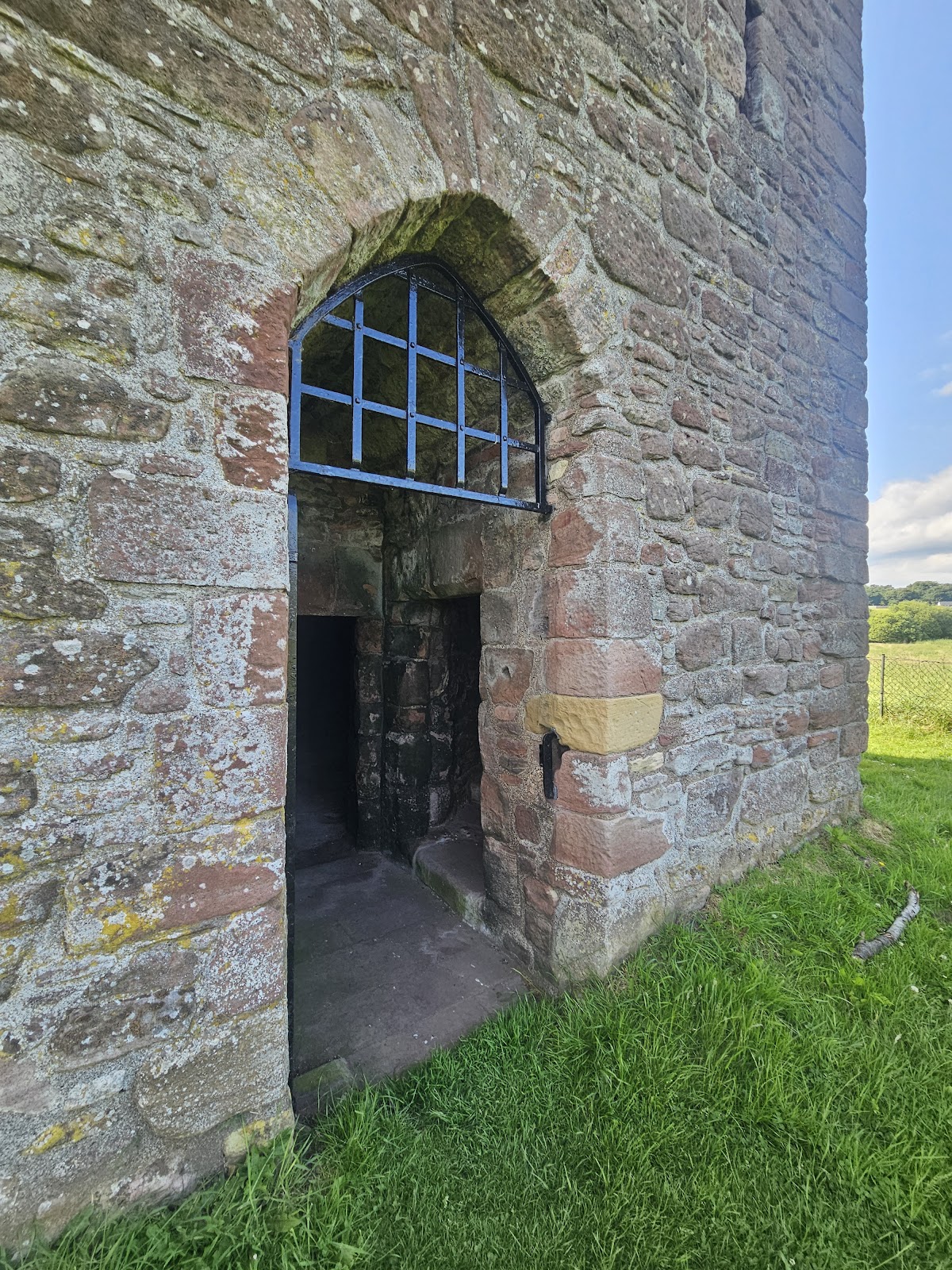Burleigh Castle, further view