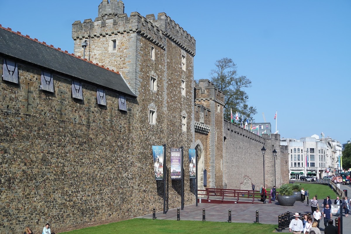 Cardiff Castle, further view