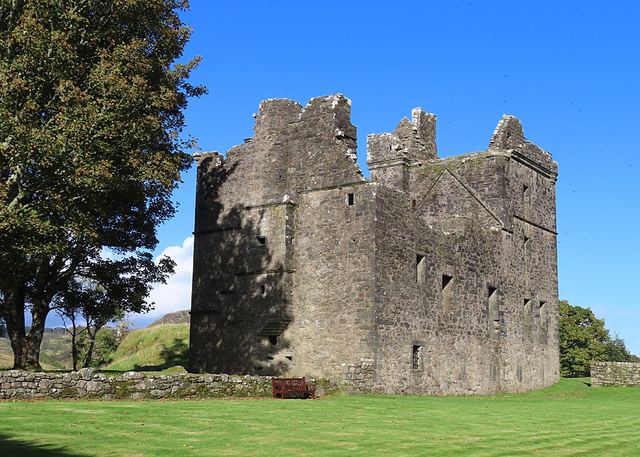 Carnasserie Castle