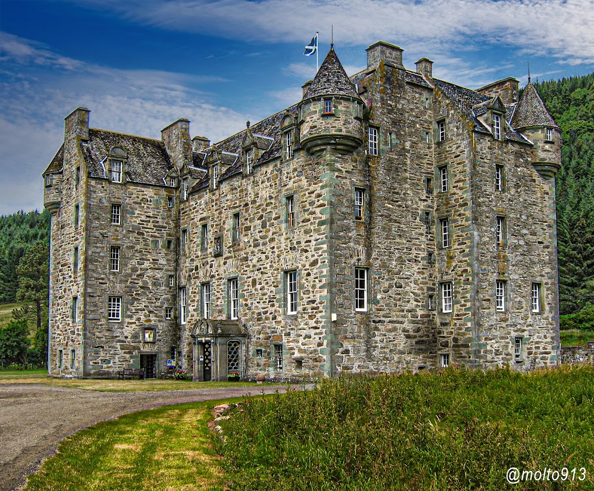 Castle Menzies, further view