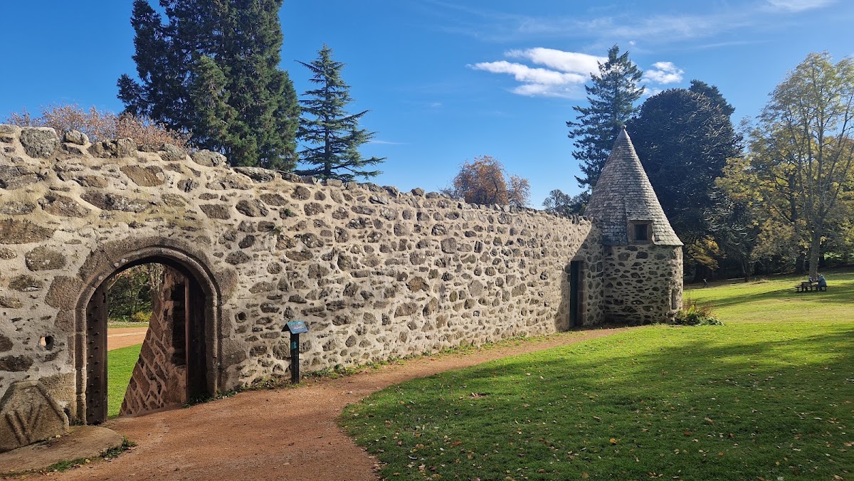 Craigievar Castle, further view
