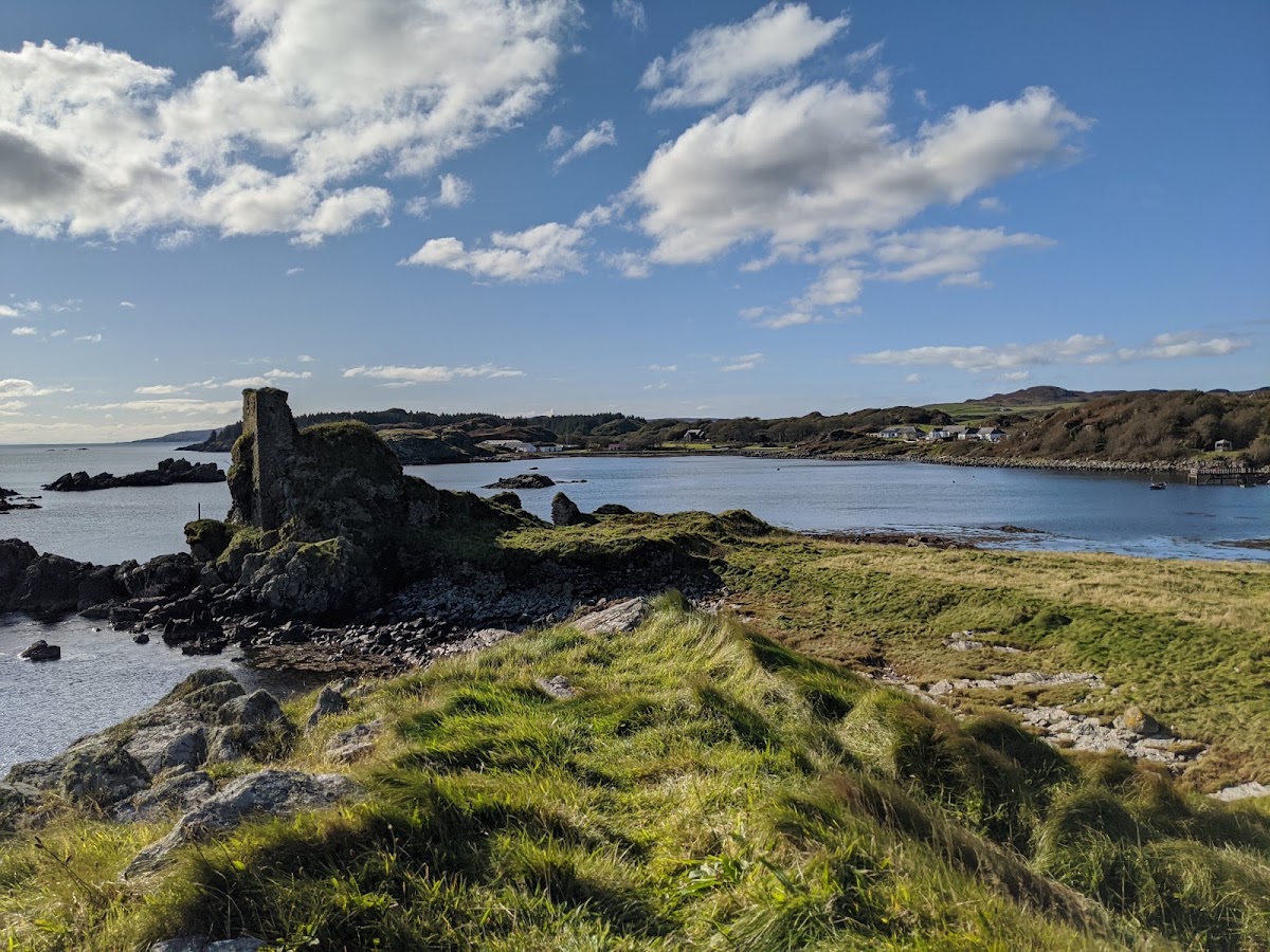 Dunyvaig Castle, further view