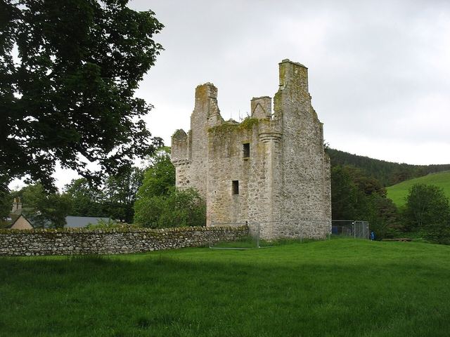 Glenbuchat Castle