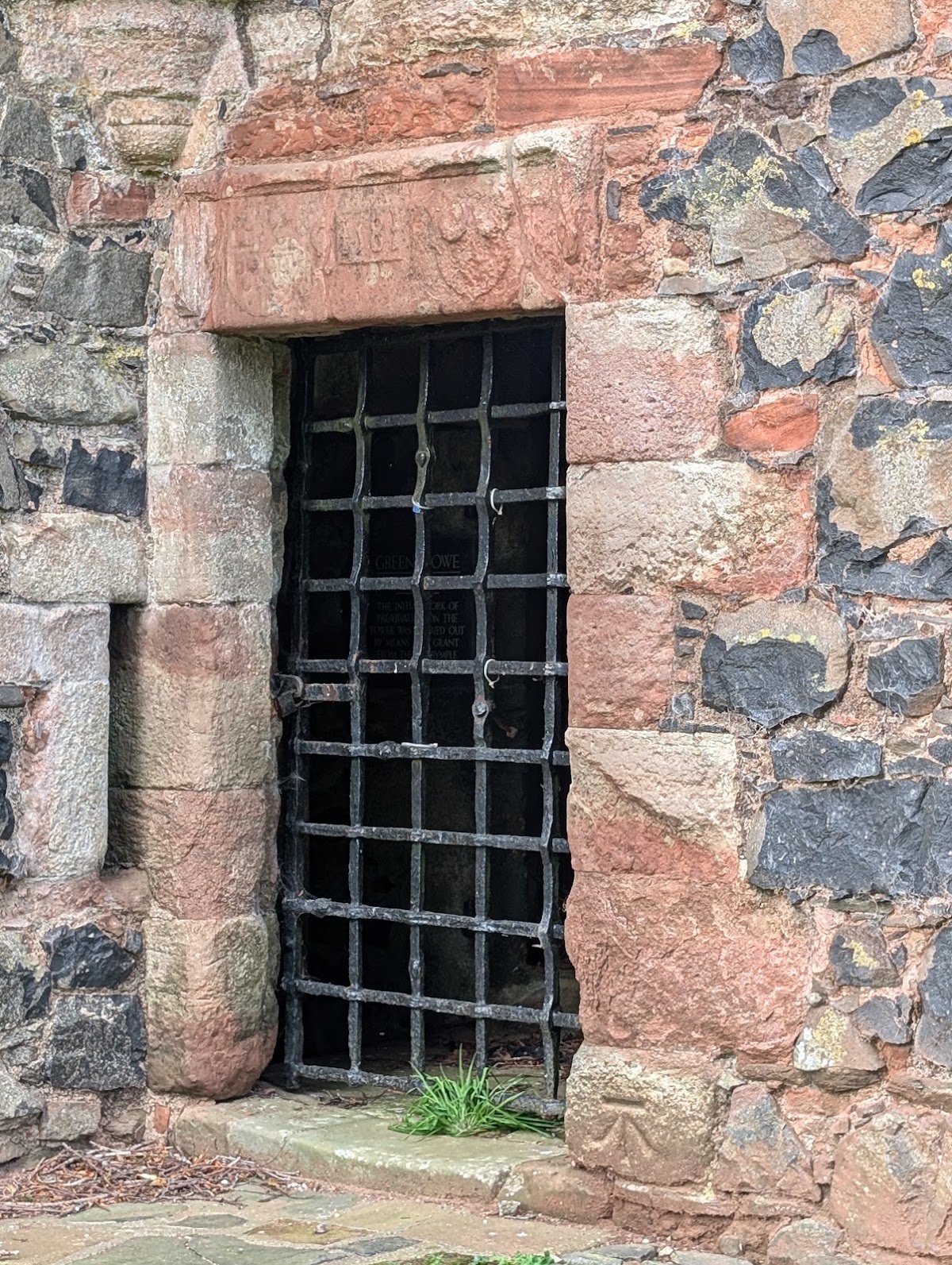 Greenknowe Tower, further view