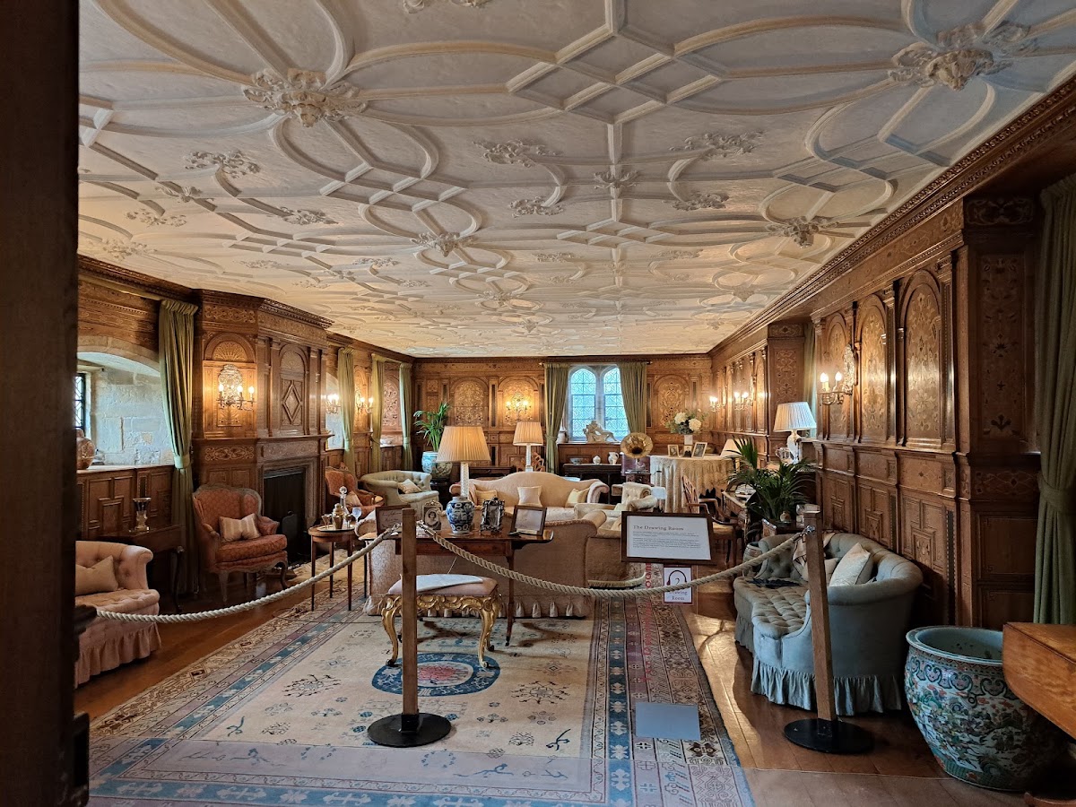 Hever Castle, further view