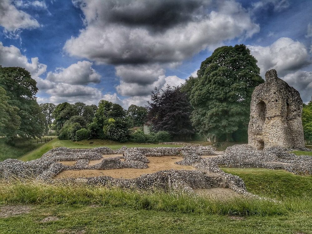 Ludgershall Castle and Cross, Wiltshire