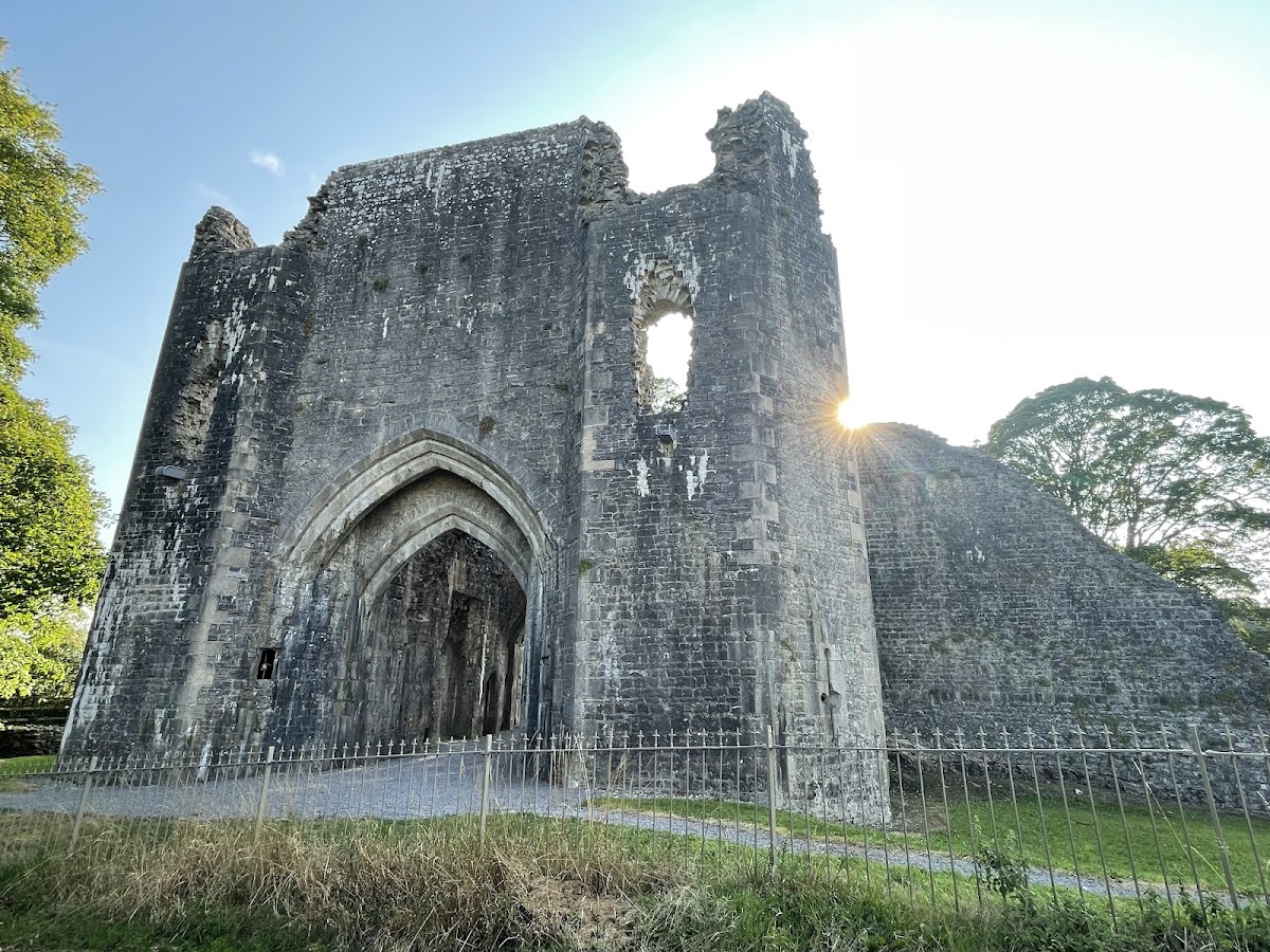 St Quentin's Castle (Llanblethian)