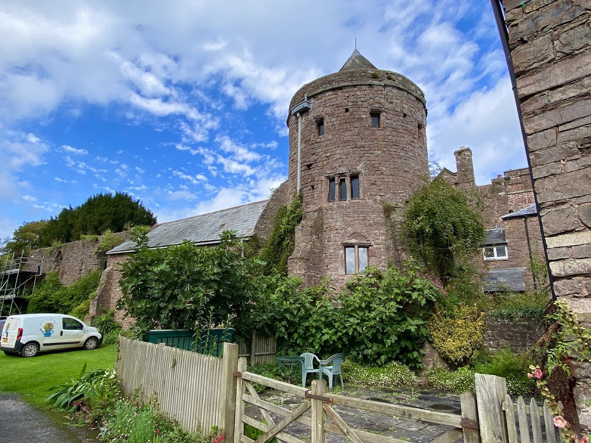 Tiverton Castle, further view
