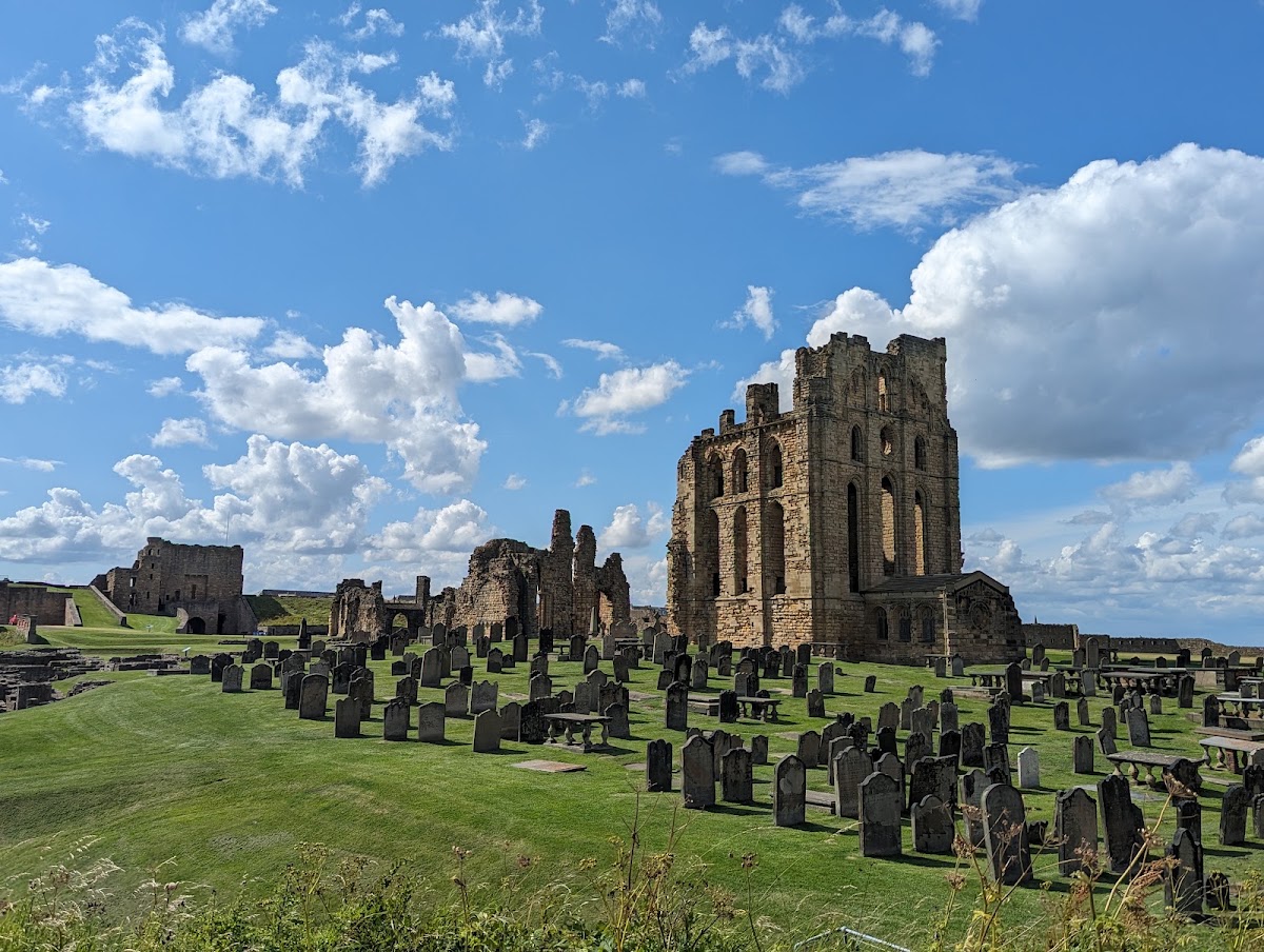 Tynemouth Priory and Castle, further view